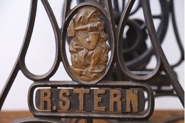 アンティーク雑貨　イギリスアンティーク　ジャンク品　R.STERNのミシン