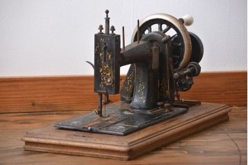 アンティーク雑貨　イギリスアンティーク　ジャンク 卓上ミシン