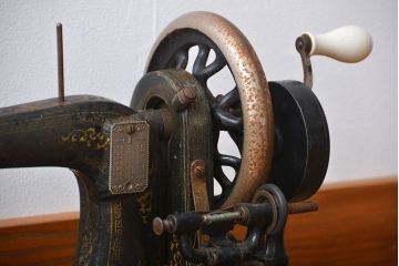 アンティーク雑貨　イギリスアンティーク　ジャンク 卓上ミシン