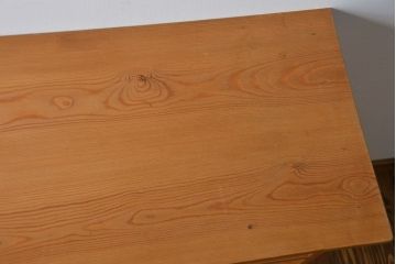 ヴィンテージ家具　イギリスビンテージ　パイン材　シンプルな3段ブックシェルフ