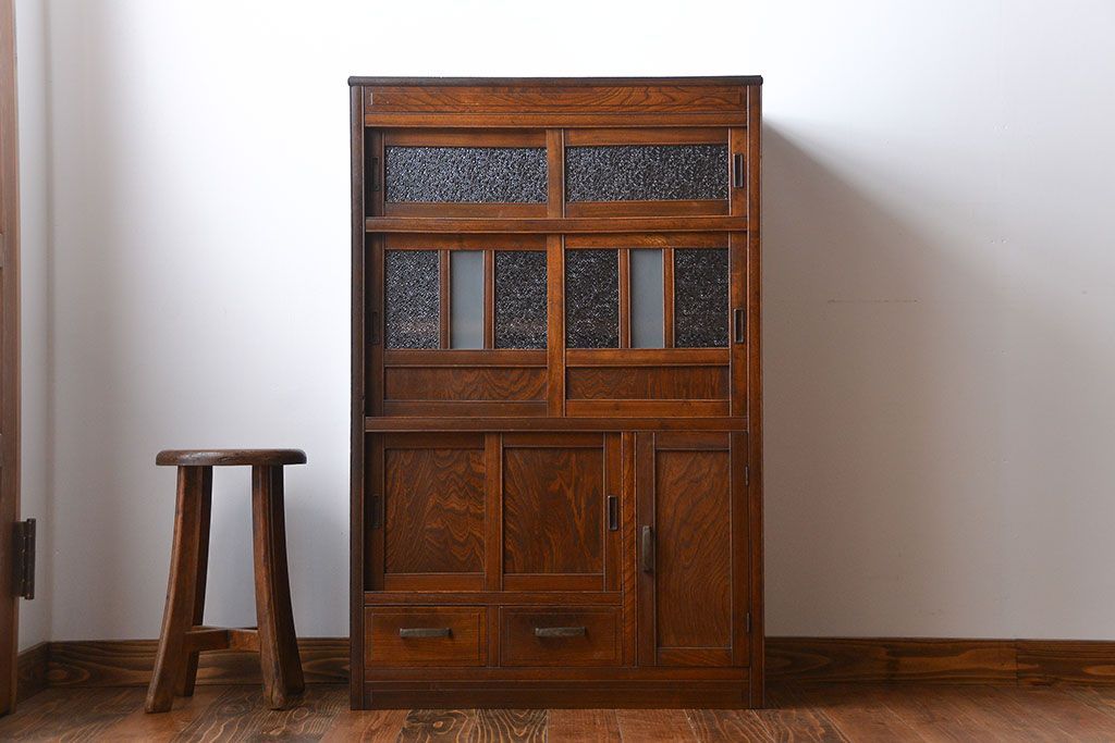 レトロ家具　昭和レトロ　ダイヤガラス入りカップボード