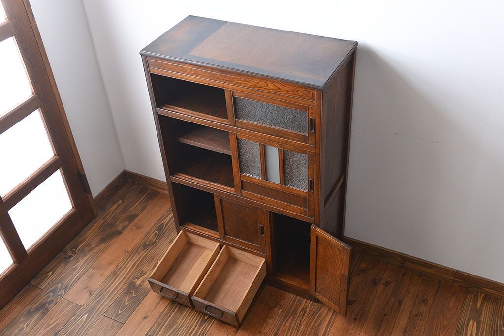 レトロ家具　昭和レトロ　ダイヤガラス入りカップボード