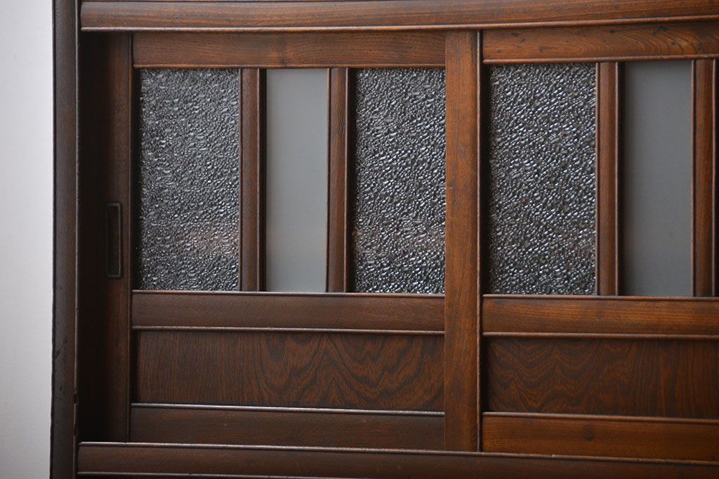 レトロ家具　昭和レトロ　ダイヤガラス入りカップボード