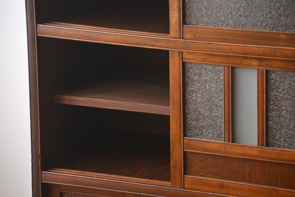 レトロ家具　昭和レトロ　ダイヤガラス入りカップボード