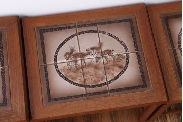 ヴィンテージ家具　天板タイル　北欧ビンテージ　バンビのネストテーブル