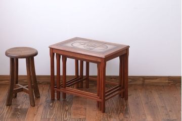 ヴィンテージ家具　天板タイル　北欧ビンテージ　バンビのネストテーブル