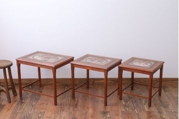 ヴィンテージ家具　天板タイル　北欧ビンテージ　バンビのネストテーブル