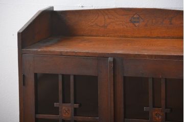 アンティーク家具　アンティーク　栓材でできた和風な本箱