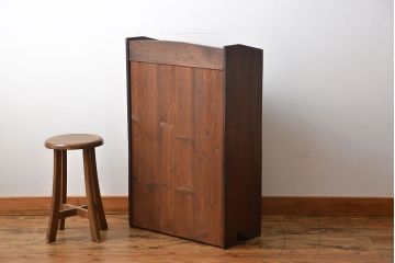 アンティーク家具　アンティーク　栓材でできた和風な本箱