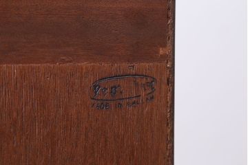 ヴィンテージ家具　イギリスビンテージ　マホガニー材　優雅な飾り棚