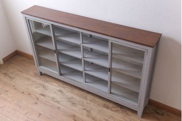 アンティーク家具　アンティークペイント　脚付き!薄型サイドキャビネット(サイドボード)