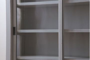 アンティーク家具　アンティークペイント　脚付き!薄型サイドキャビネット(サイドボード)