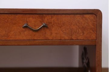 アンティーク家具　透かし彫りがかわいい小さな文机