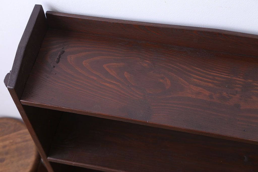 アンティーク家具　アンティーク　背の低い楔(くさび)式本棚