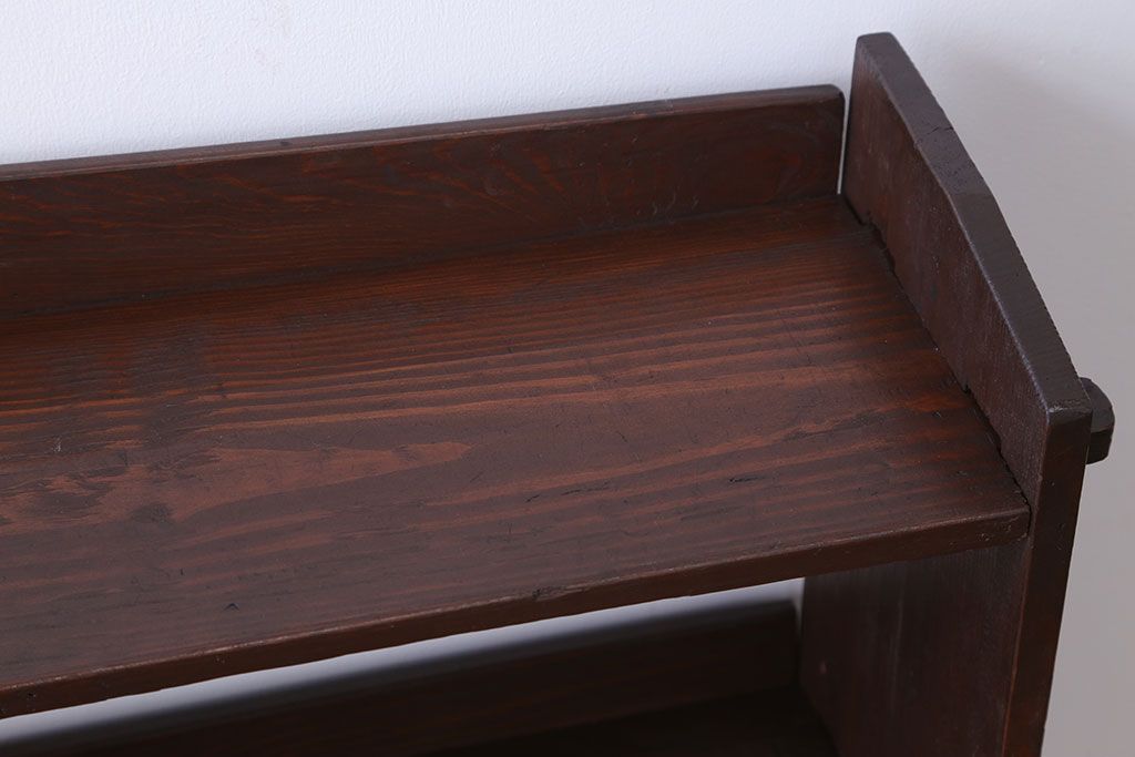 アンティーク家具　アンティーク　背の低い楔(くさび)式本棚