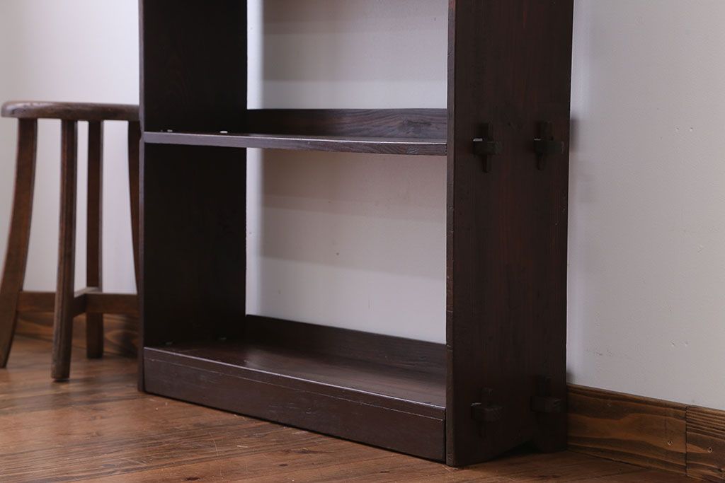 アンティーク家具　アンティーク　背の低い楔(くさび)式本棚