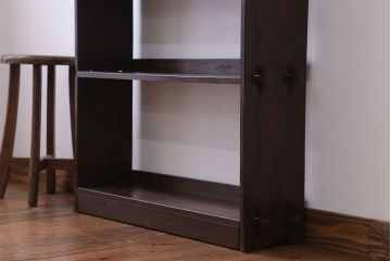 アンティーク家具　アンティーク　背の低い楔(くさび)式本棚
