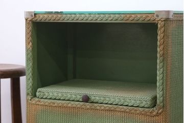 アンティーク家具　イギリスアンティーク　かわいい猫脚サイドテーブル