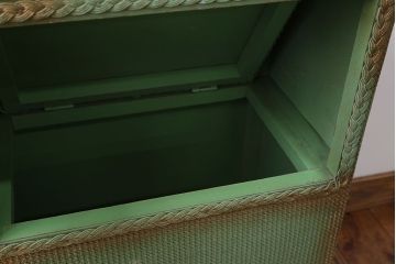 アンティーク家具　イギリスアンティーク　かわいい猫脚サイドテーブル