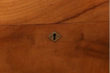 アンティーク家具　アンティーク　鉄脚付き　木製トランクテーブル
