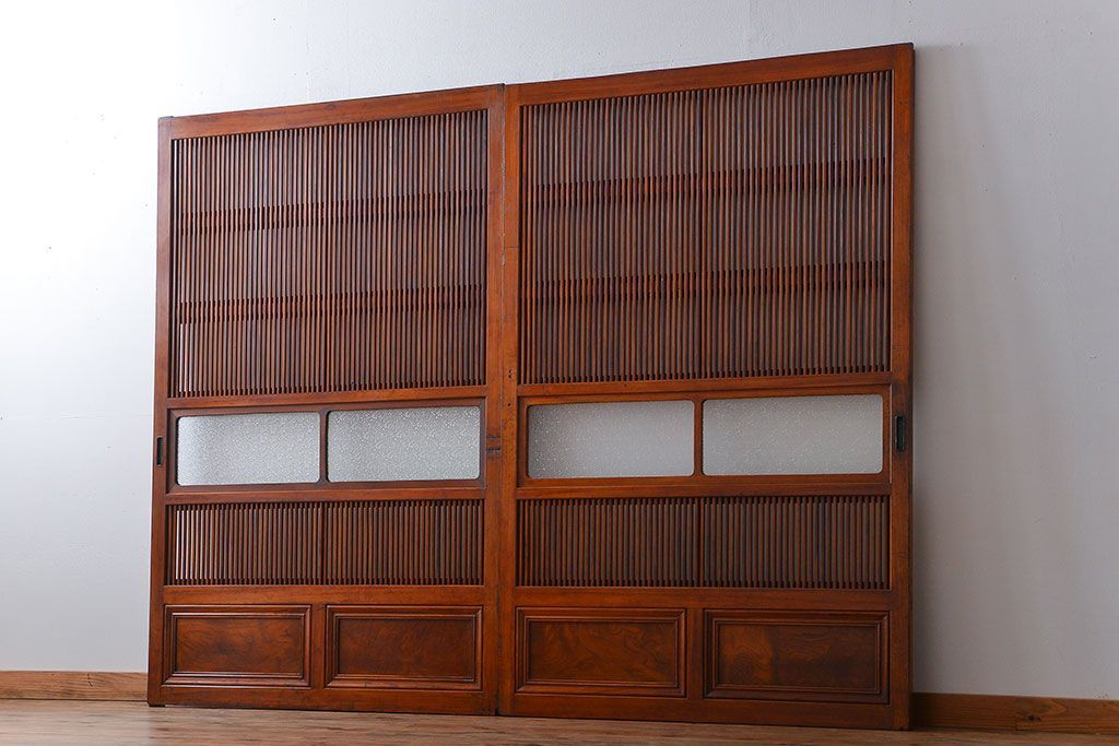 古民具・骨董　裏ガラス付き　幅の広い格子戸2枚セット