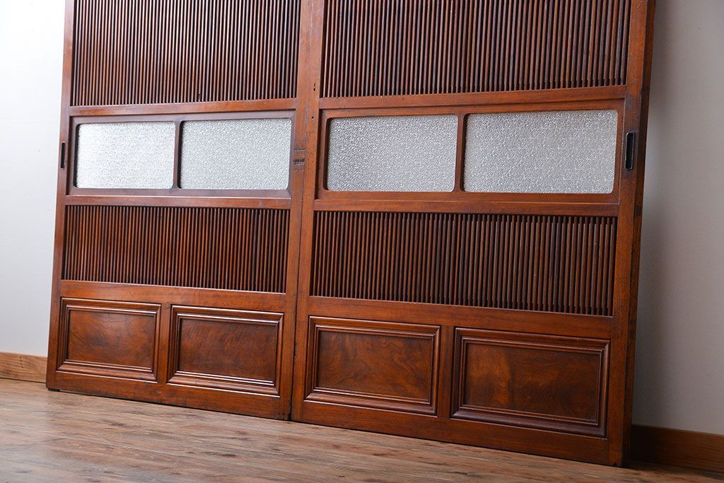 古民具・骨董　裏ガラス付き　幅の広い格子戸2枚セット