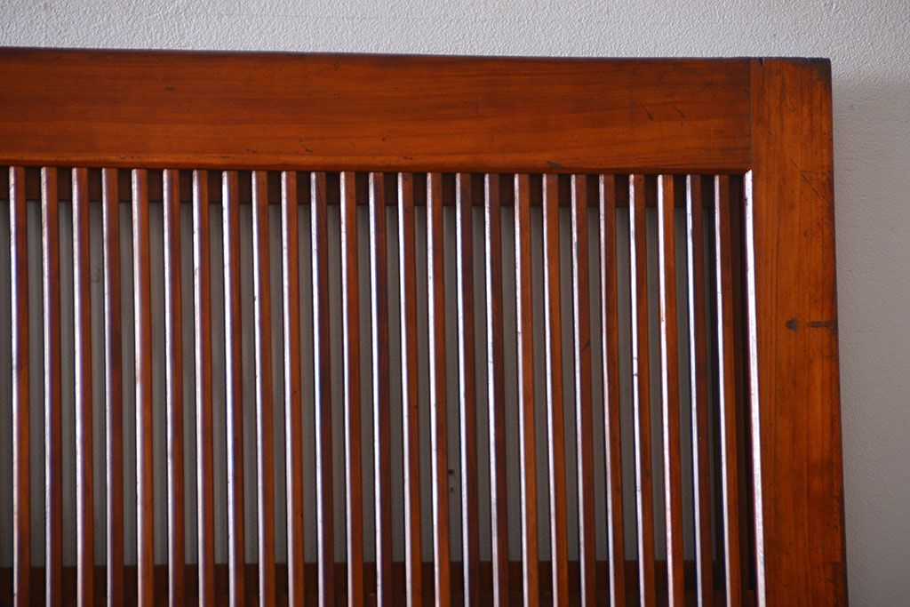 古民具・骨董　裏ガラス付き　幅の広い格子戸2枚セット