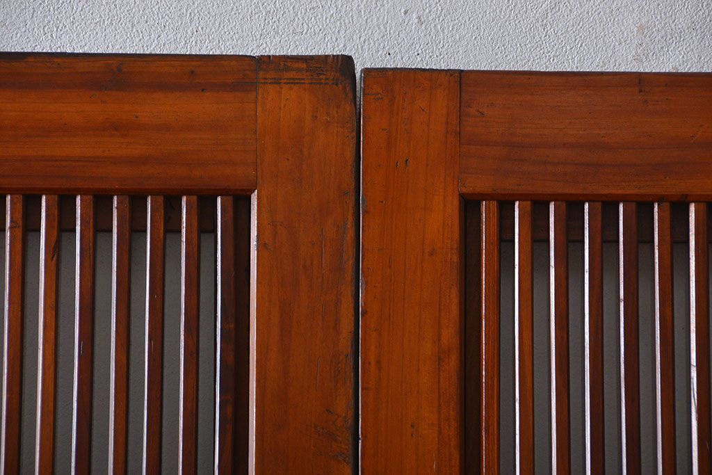 古民具・骨董　裏ガラス付き　幅の広い格子戸2枚セット