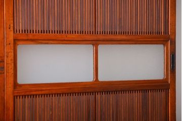 古民具・骨董　裏ガラス付き　幅の広い格子戸2枚セット