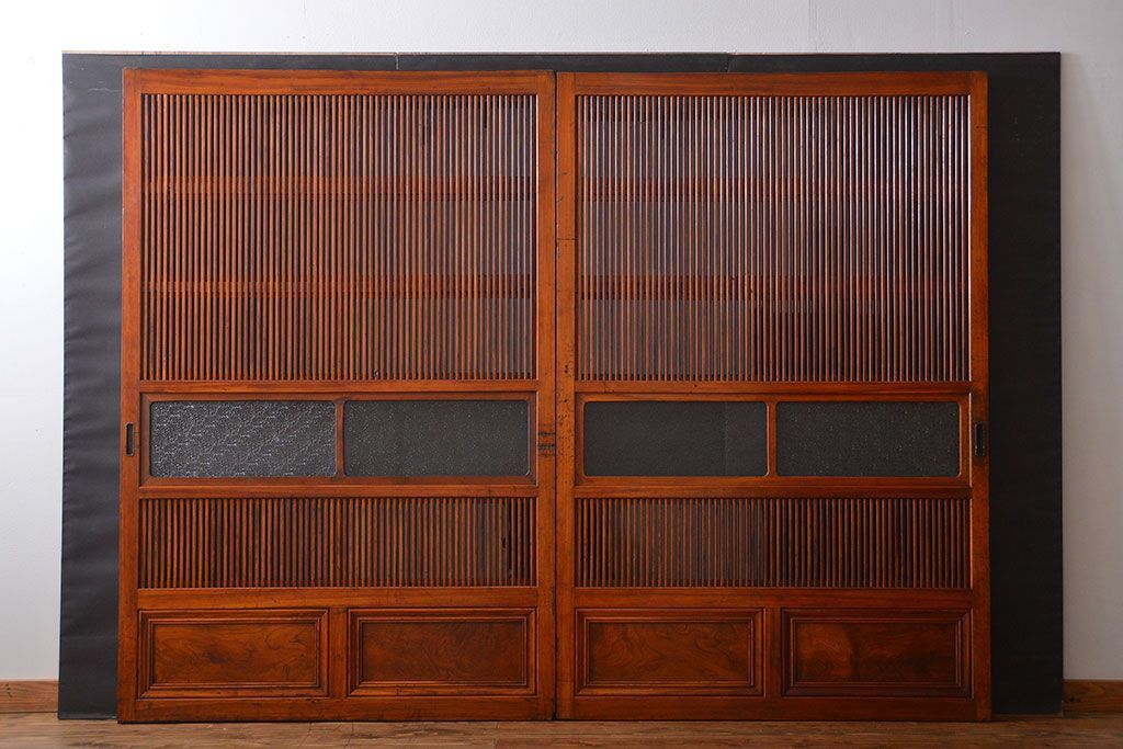 古民具・骨董　裏ガラス付き　幅の広い格子戸2枚セット