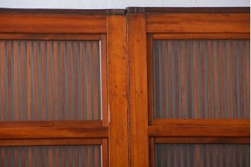 古民具・骨董　裏ガラス付き　幅の広い格子戸2枚セット