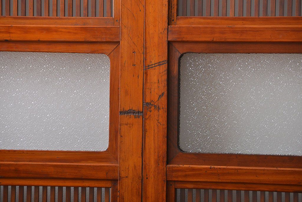 古民具・骨董　裏ガラス付き　幅の広い格子戸2枚セット