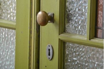 アンティーク雑貨　イギリスアンティーク　ステンドグラス3枚扉