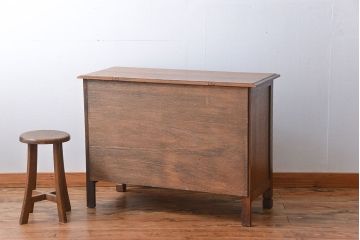 アンティーク家具　イギリスアンティーク　オーク材　小振りなチェスト