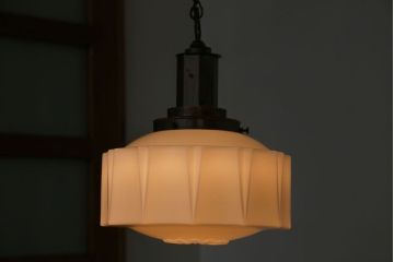 イギリスアンティーク　上品なガラス照明