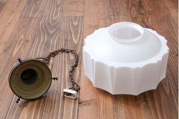 イギリスアンティーク　上品なガラス照明