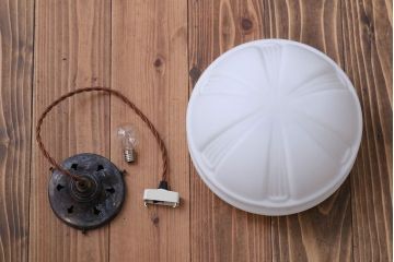 昭和レトロ　陽刻ガラス照明(1)