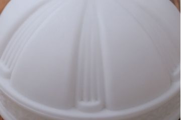 昭和レトロ　陽刻ガラス照明(1)