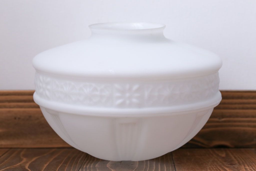 昭和レトロ　陽刻ガラス照明(1)