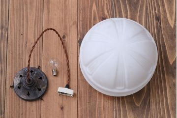 昭和レトロ　陽刻ガラス照明(2)