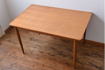 中古　日本楽器(ヤマハ製)　ダイニングテーブル