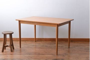 中古　日本楽器(ヤマハ製)　ダイニングテーブル