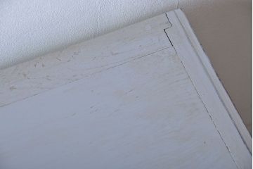 アンティーク家具　アンティークペイント　かわいいガラス収納棚