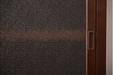 レトロ家具　昭和レトロ　前面栗材　ダイヤガラス入り収納棚(2)