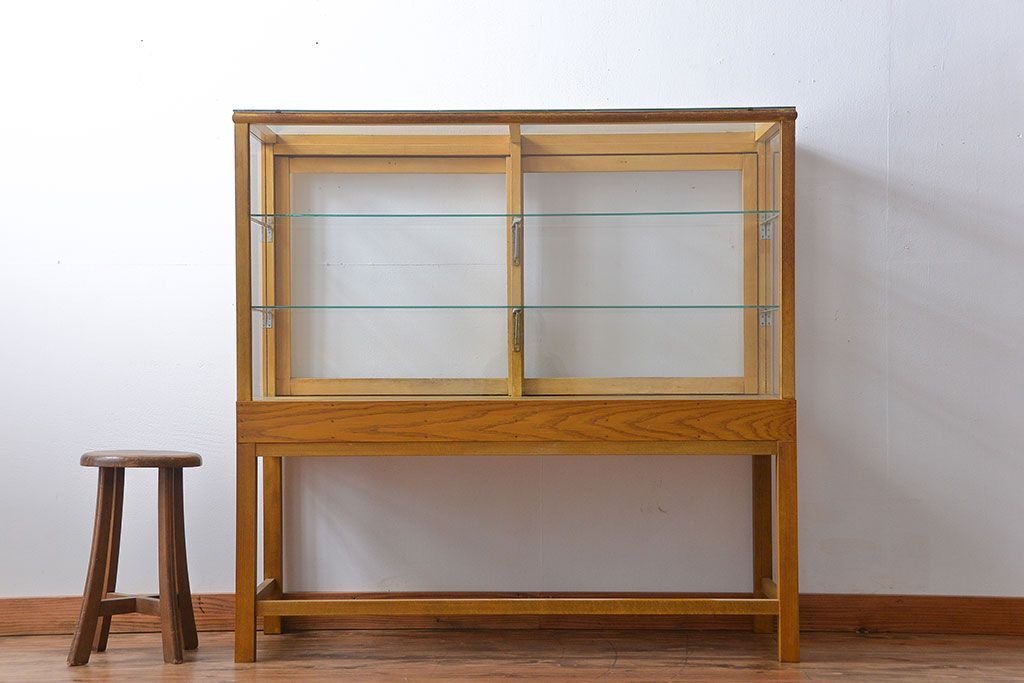 レトロ家具　昭和レトロ　ナラ材!脚付きガラスケース