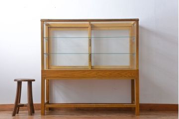 レトロ家具　昭和レトロ　ナラ材!脚付きガラスケース