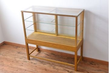レトロ家具　昭和レトロ　ナラ材!脚付きガラスケース