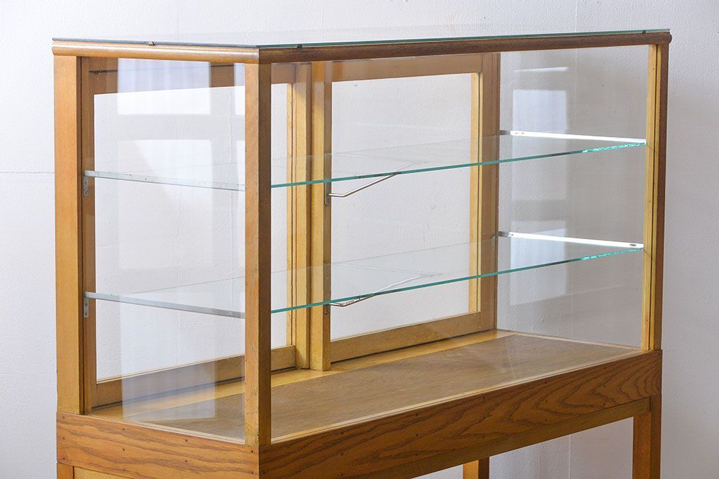 レトロ家具　昭和レトロ　ナラ材!脚付きガラスケース
