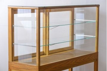 レトロ家具　昭和レトロ　ナラ材!脚付きガラスケース