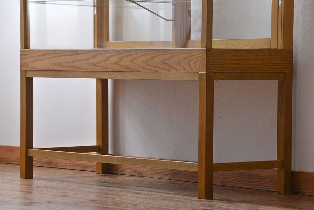 レトロ家具　昭和レトロ　ナラ材!脚付きガラスケース
